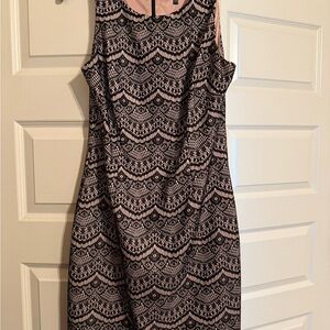Elegant Guess Black and Pink Lace Dress